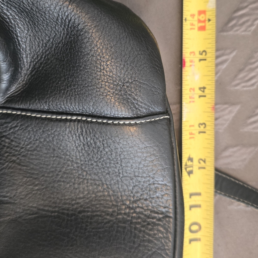 Ralph Lauren Black Pebbled Leather Shoulder Bag w/ Side Turn-Lock Pockets - Picture 13 of 15